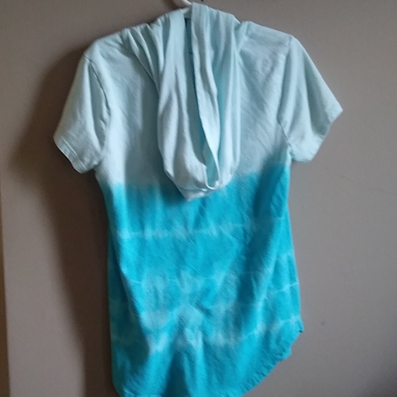 Hooded, blue ombre, T-shirt. Includes pockets - Picture 5 of 6